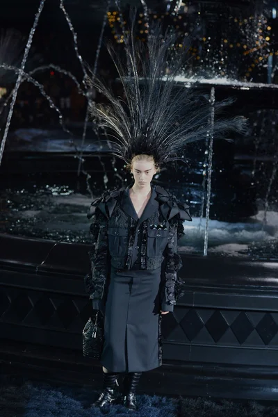 Look 29